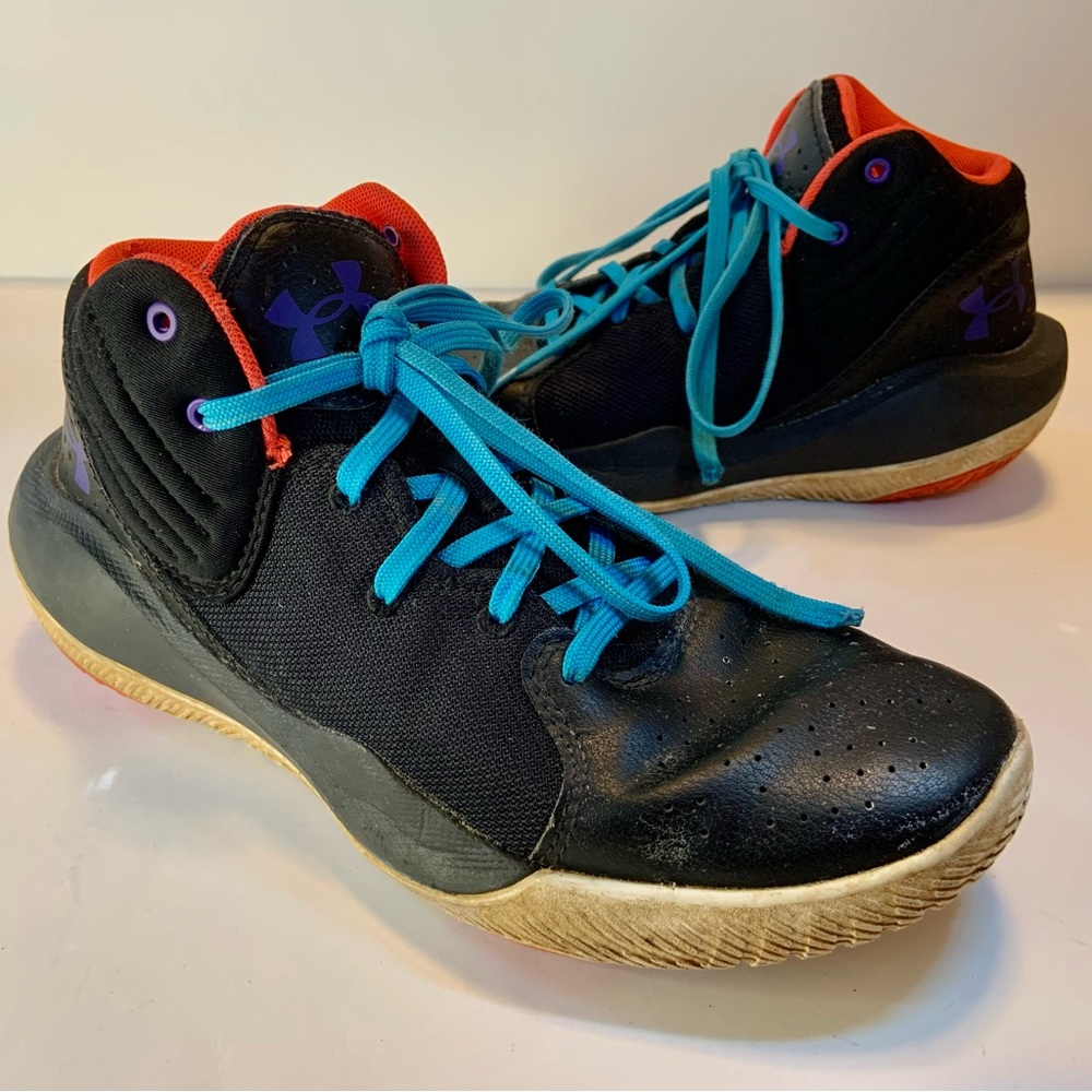 Under Armour Jet 21 Black Unisex Sneakers Women size 8.5 / Men size 7